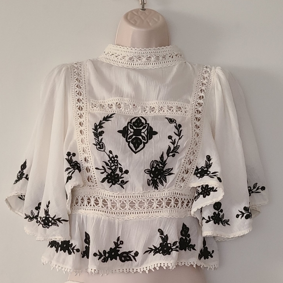 Boho Embroidered Floral Top and Short Set - Picture 2 of 12